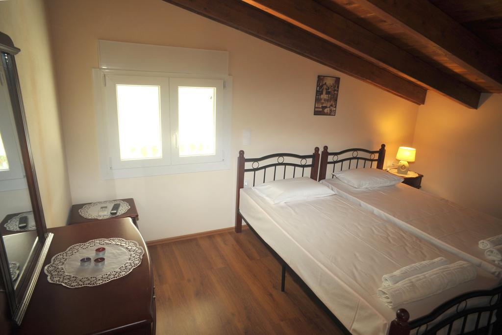 Villa Poulades Gouviá Quarto foto